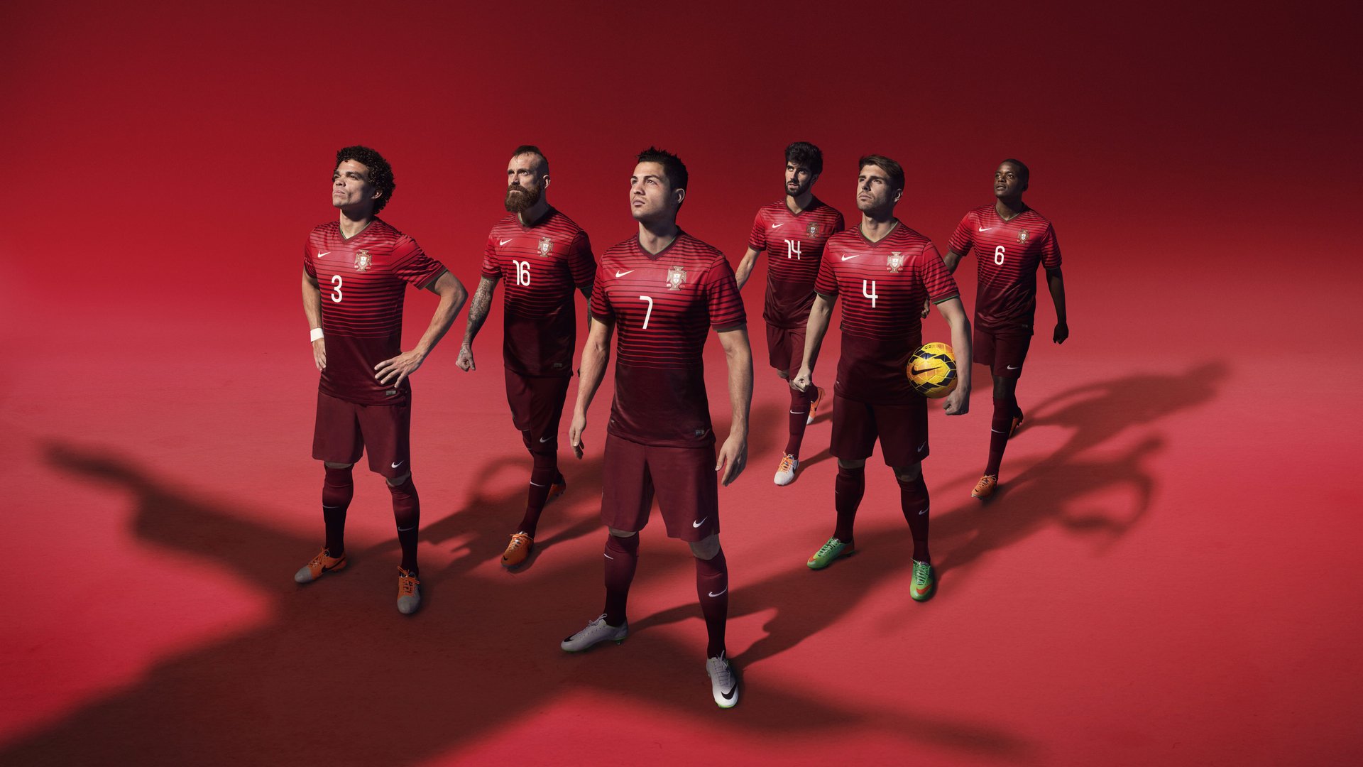 英超冠军缩影：场上的全情投入，英超列届冠军